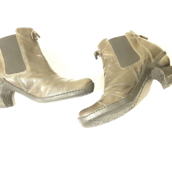 Eject - Picture 1 of 7